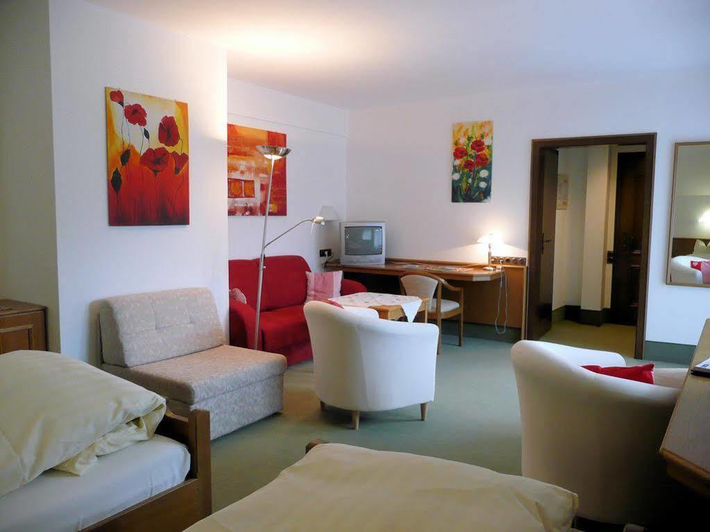 Landhotel Untere Kapfenhardter Muehle Unterreichenbach Extérieur photo